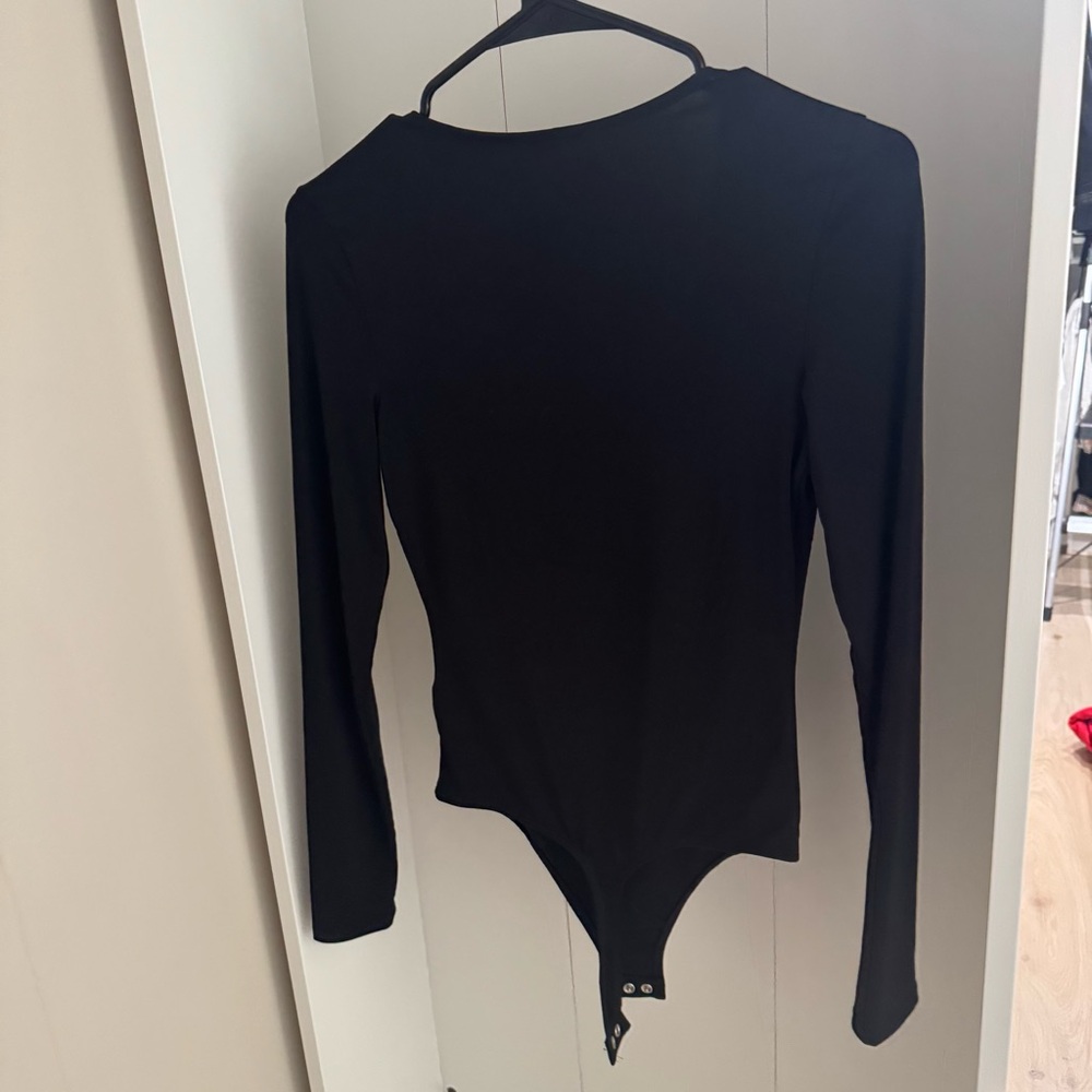 Express Black Long-Sleeve Scoop Neck Bodysuit - Picture 2 of 4